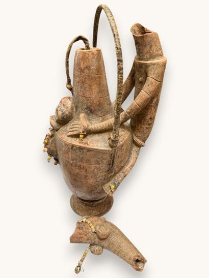 [AFRICAN ART]
Lot consisting of: 
- MANGBETU/MAKERE...
