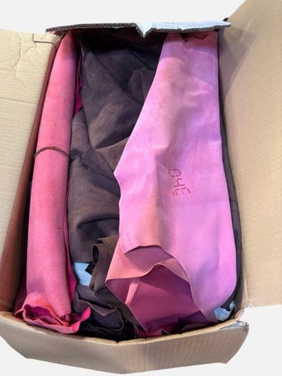 [LEATHER ROLLS]
Box containing various rolls...