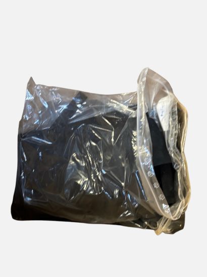 [LEATHER HANDLE]
Box containing various leather...