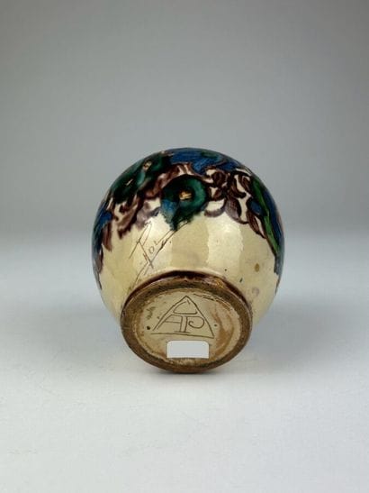 [CERAMICS]
Set of three ceramics comprising:...