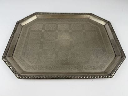 MIDDLE EAST
Octagonal 800°/°° silver tray...