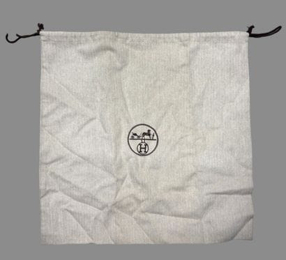 HERMES
Large lot of dust bags and pouches...