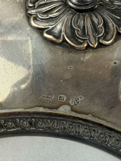 [Silver plated metal]
Silver plated metal...
