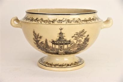 Fine earthenware soup tureen with a printed...