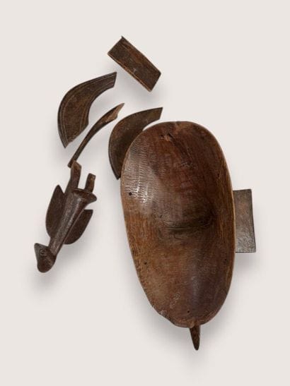 [AFRICAN ART]
Set consisting of: 
- Large...