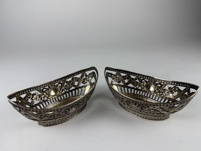 [SILVERWARE]
Silver set consisting of:
-...