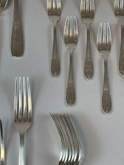 SFAM
Art Deco-style silver plated cutlery...