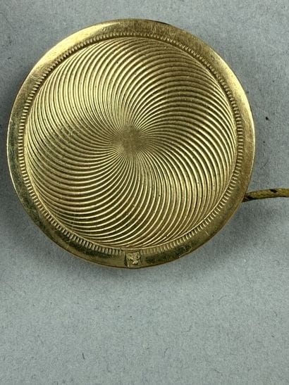 [TRINKETS]
Set of metal and gold-plated metal...