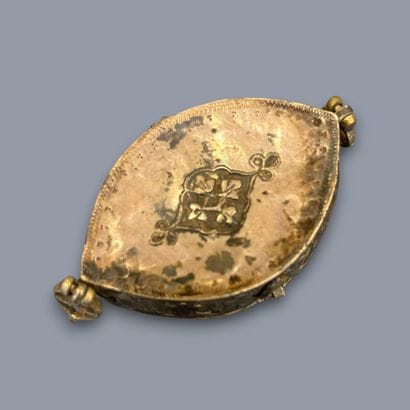 MIDDLE EAST
Antique 800°/°° silver vessel...