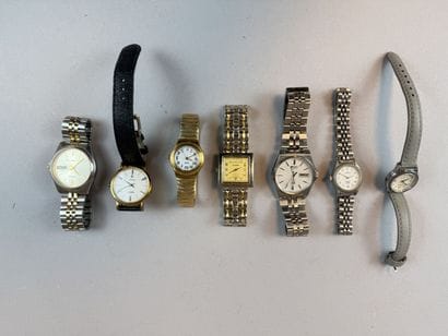 [WATCHES]
Lot includes:
- SEIKO, silver plated...
