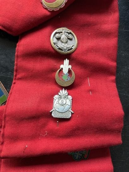 [MEDALS]
Extensive collection of medals and...