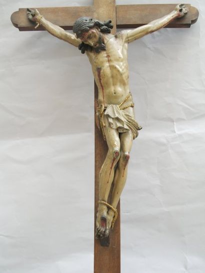 Beau Christ en bois polychrome et doré, tête...