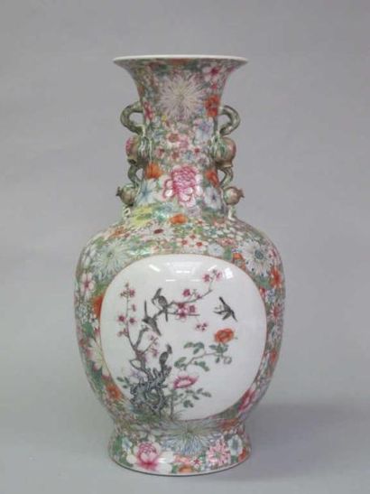 Vase en porcelaine de Chine. Travail mod...