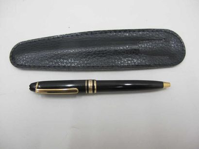 MONTBLANC
Stylo bille de la série MOZART,...