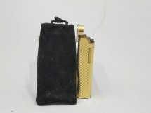 DUNHILL
Briquet en métal doré strié