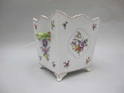 PARIS
Jardinière en porcelaine blanche à...
