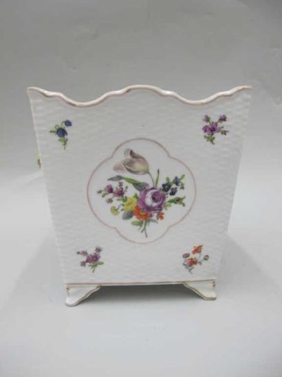 PARIS
Jardinière en porcelaine blanche à...
