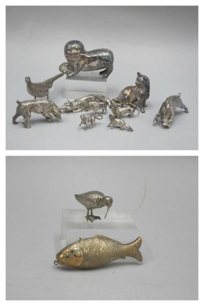 Lot de 10 animaux en argent et 2 en métal...