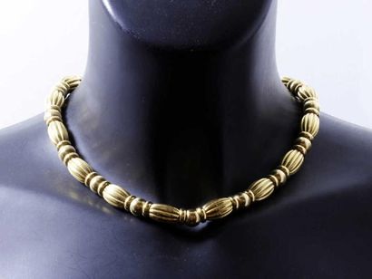 OJ PERRIN
Collier en or 18 K, composé de...