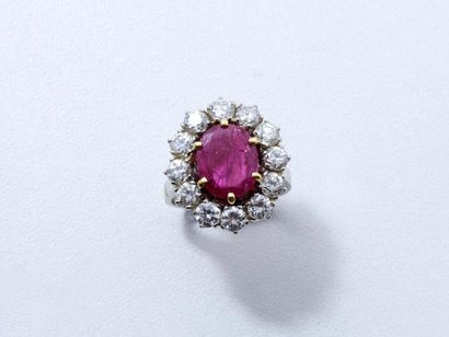 Bague pompadour en or gris 18 K, ornée d'un...