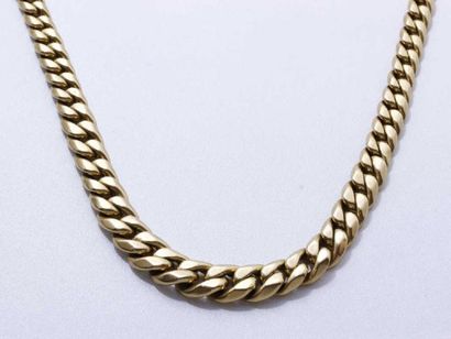 Collier en or 18 K, composé d'une chute maille...