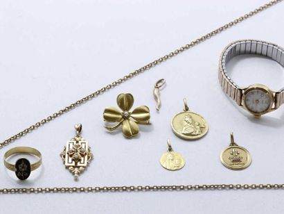 Lot or 18 K, composé de petits bijoux rehaussés...