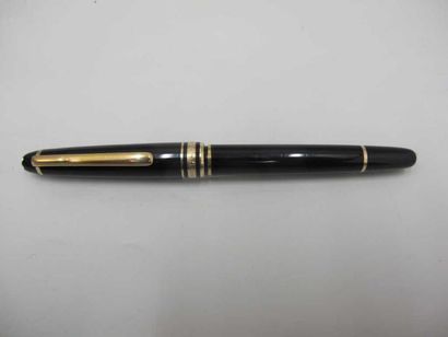 MONTBLANC
Stylo roller en résine précieuse...