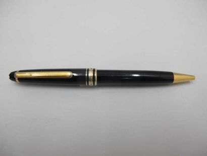 MONTBLANC
Stylo bille en résine précieuse...
