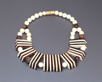 Travail Français - (années 1930) Collier...