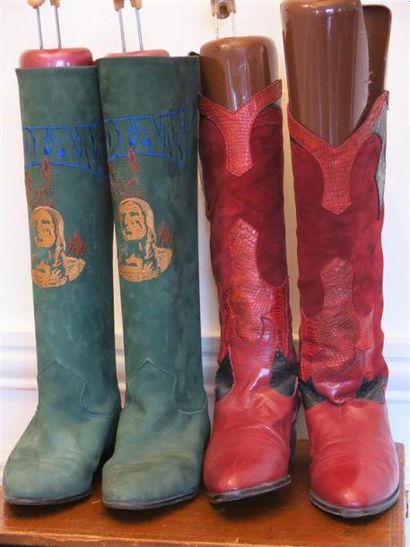 Lot comprenant:2 paires de bottes cavalières...