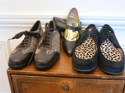 Coralie
Lot comprenant 2 paires de lacets...