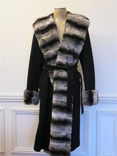 HUGO BOSS
Manteau capuche en lainage noir...