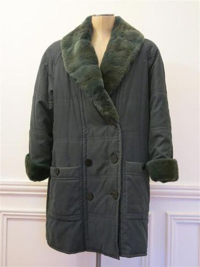 Yves ST LAURENT
Parka verte, ouatinée,col...