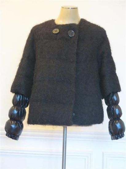MONCLAIR
Doudoune courte plume et tweed ...