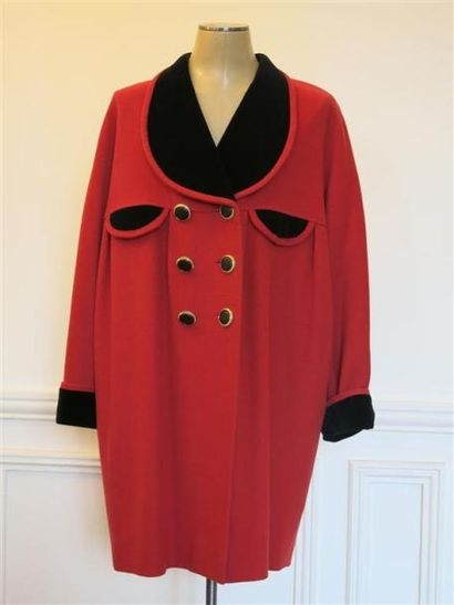 Karl LAGERFELD
Redingote lainage rouge parements...