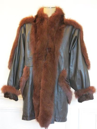 Royal Safari
Veste cuir marron bordée renard...