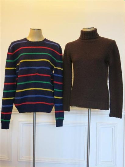 R.Lauren
Lot comprenant:1 pull Ralph Lauren...