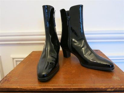 Boots verni noir,semelle gomme, talon 5 cm,T.2...