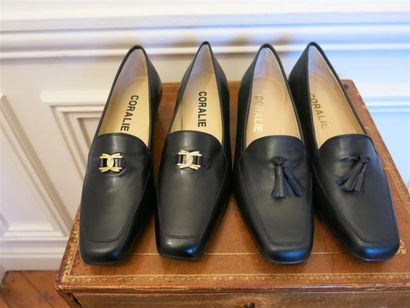 Lot comprenant 2 paires de mocassins bleu...