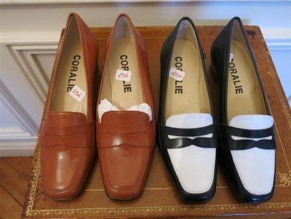 Lot comprenant:1 paire de mocassins bicolores...