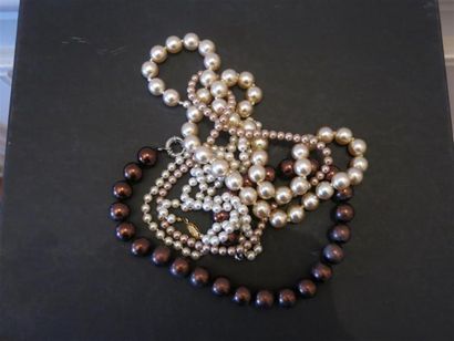 Lot colliers perles