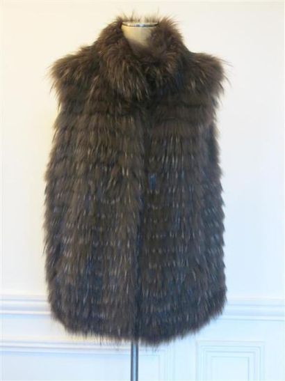 Georges RECH
Gilet renard s/s manches marron...