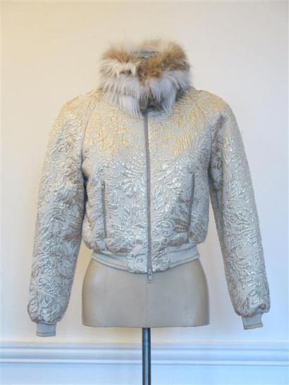 BLUE MARINE
Blouson lamé or, col renard ...