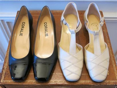 Lot comprenant:1 paire de salomé beige T.38,5...