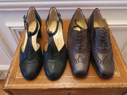 Lot comprenant:1 paire de salomé bleu marine...