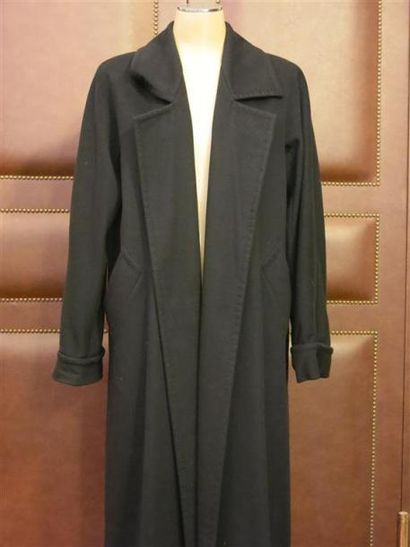 Max MARA
Manteau noir 100% caschemire T....