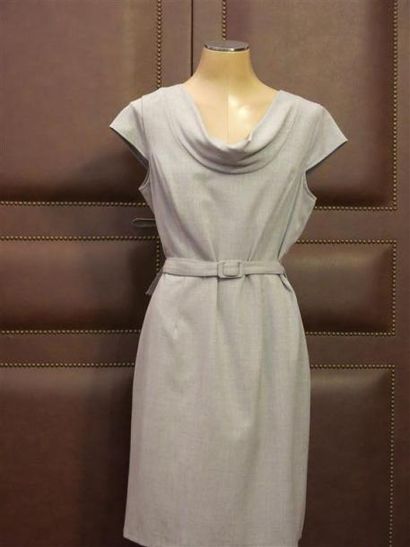 CALVIN KLEIN
Robe grise s/s manche avec ceinture...