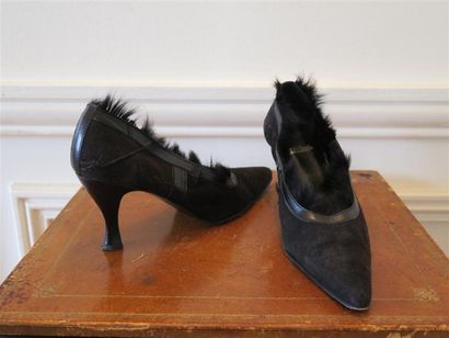 Jean Paul GAULTIER
Paire d'escarpins en daim...