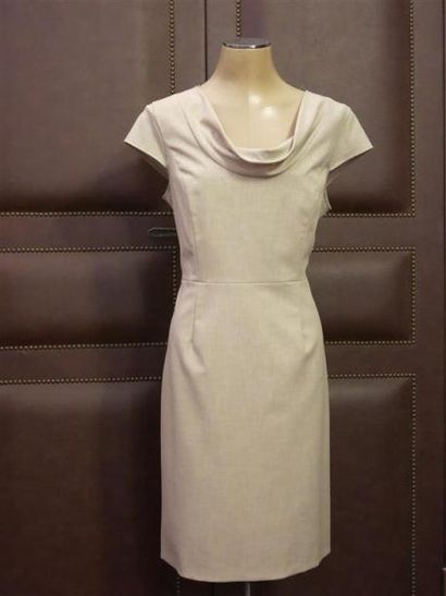 CALVIN KLEIN
Robe beige s/s manche T.42
