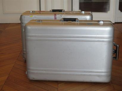 Zero Halliburton
Lot de 2 valises.Dans l...